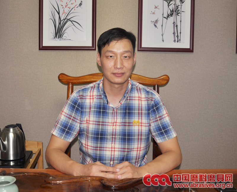 禹州华兴砂轮贺松帅：以匠心致初心 做好菱苦土磨具