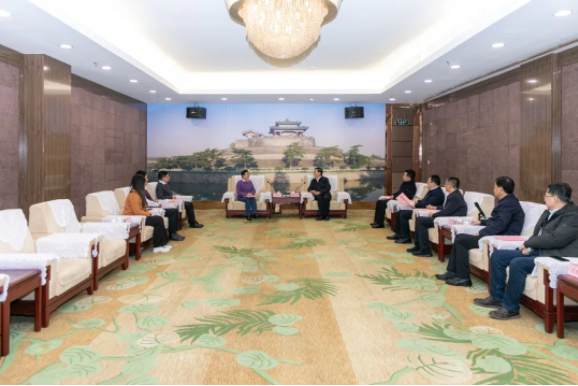 邯郸市长樊成华会见圣戈班磨料磨具中国区总经理曾玲玲
